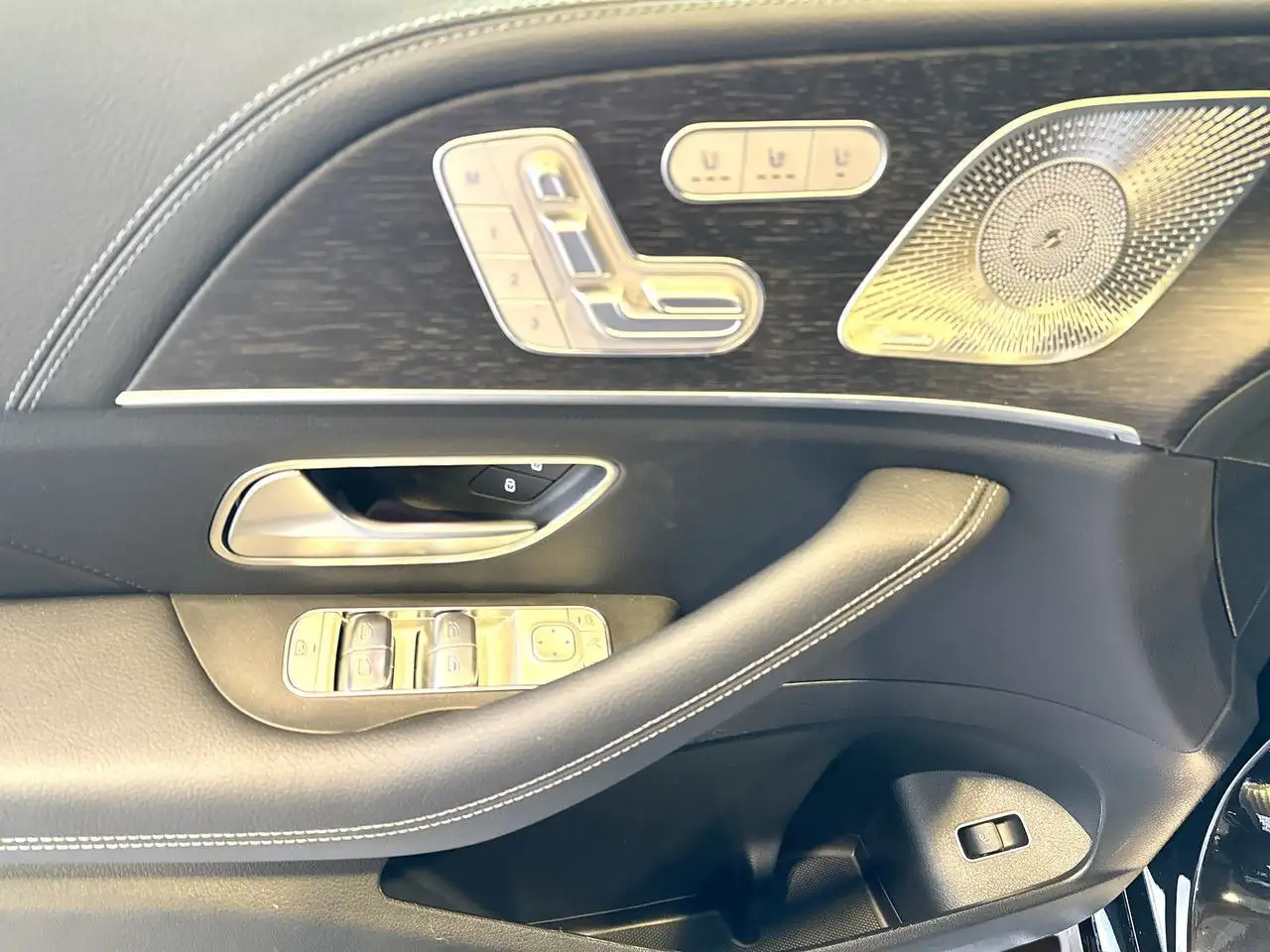 Mercedes-Benz GLE снимка Mercedes-Benz GLE