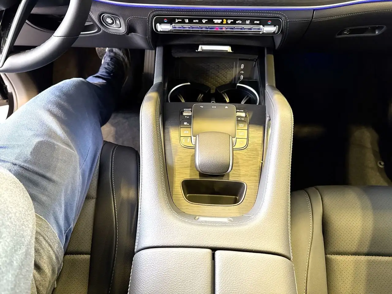 Mercedes-Benz GLE снимка Mercedes-Benz GLE