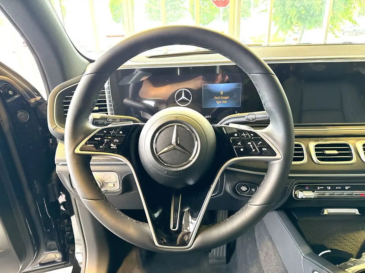 Mercedes-Benz GLE снимка Mercedes-Benz GLE