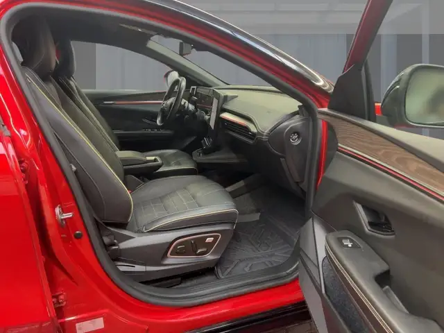 Renault Megane E-Tech view 8