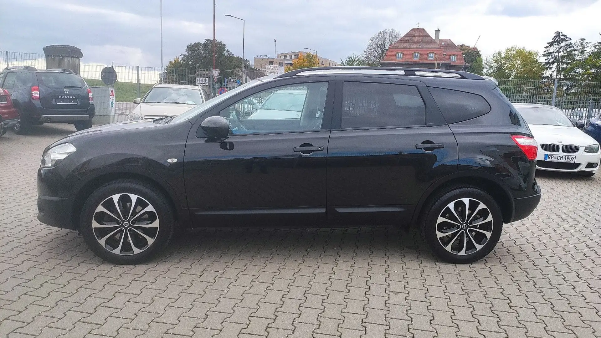 Nissan Qashqai+2 360°Cam+4X4+7-Sitzer+NAVI+Pano+BT+Tel Schwarz - 2