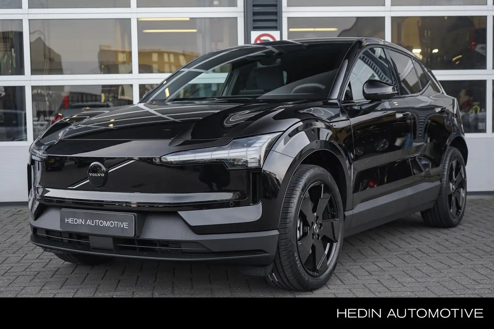 Volvo EX30 Single Motor Ext Range Plus Black Ed Europa 69 kWh Schwarz - 1