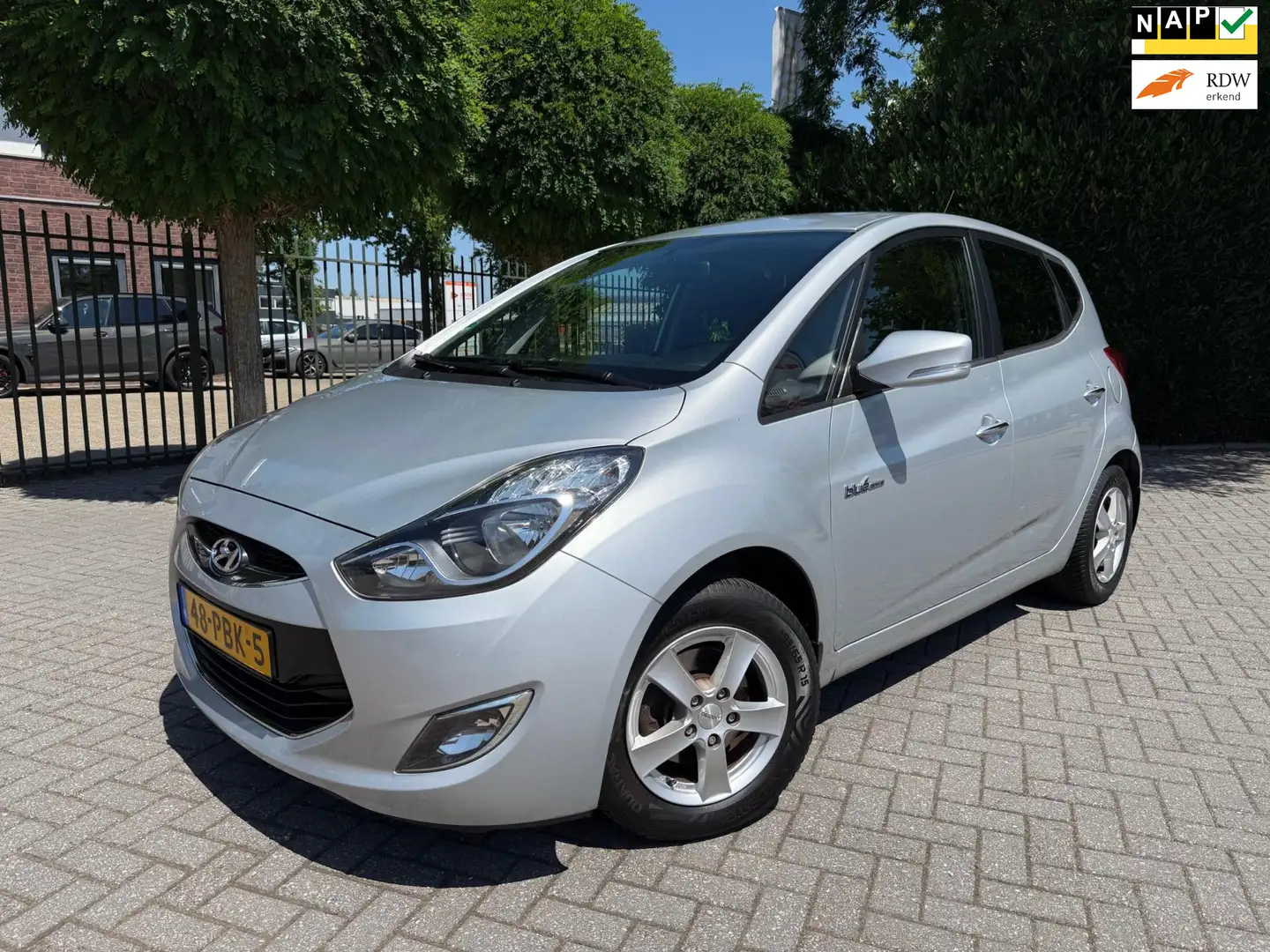 Hyundai iX20 1.4i i-Motion, AIRCO, Isofix, LM-velgen 15", Trekh Grijs - 1
