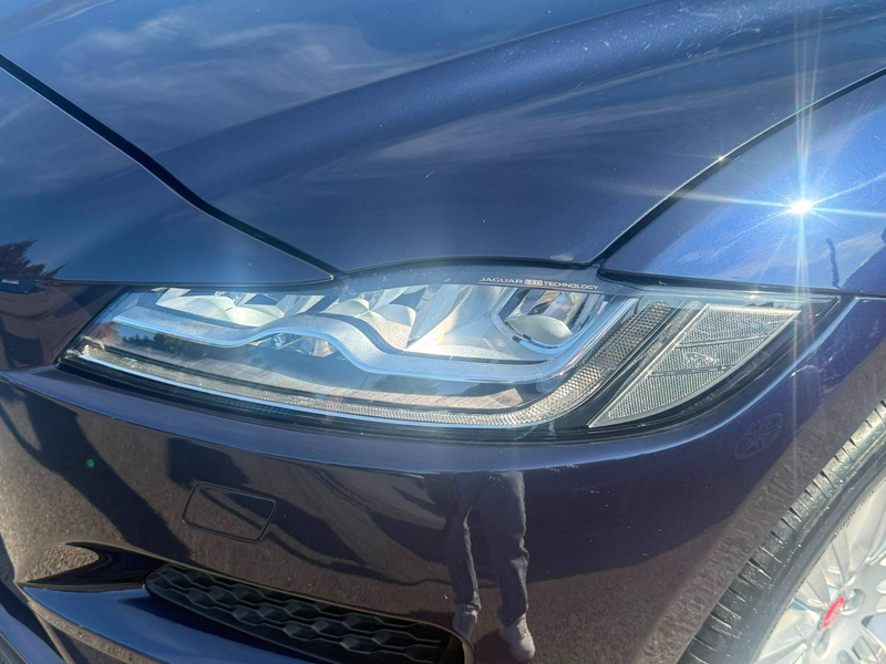 Jaguar F-Pace F-Pace 2.0 D AWD / FULL OPTIONS / CUIR / TOIT / MERIDIAN / CAMERA — photo 10