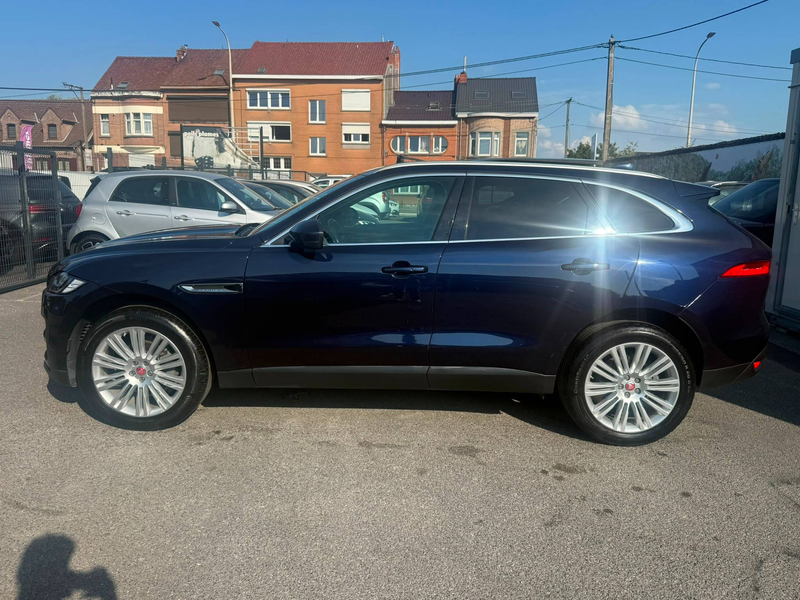 Jaguar F-Pace F-Pace 2.0 D AWD / FULL OPTIONS / CUIR / TOIT / MERIDIAN / CAMERA — photo 9