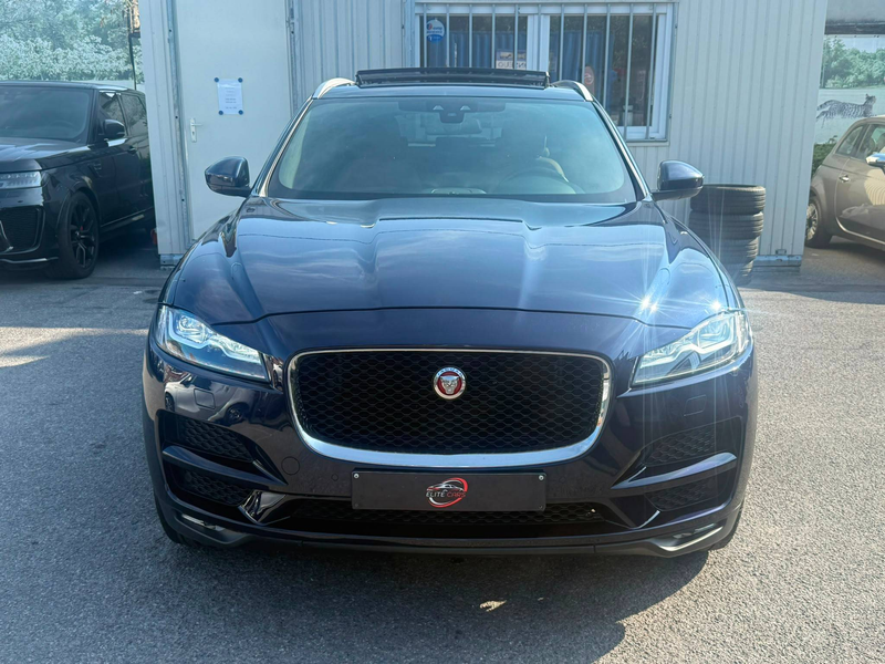 Jaguar F-Pace F-Pace 2.0 D AWD / FULL OPTIONS / CUIR / TOIT / MERIDIAN / CAMERA — photo 2