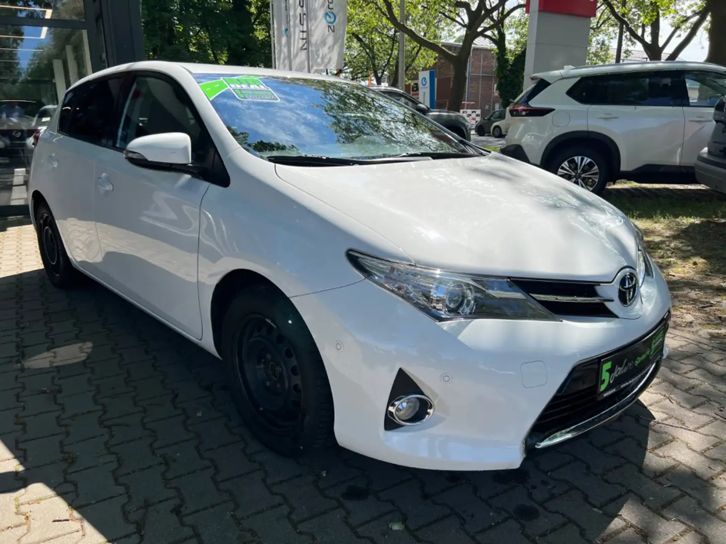 Toyota Auris 1.6 Life+ KAM LM KlimaA PDC Wit - 2