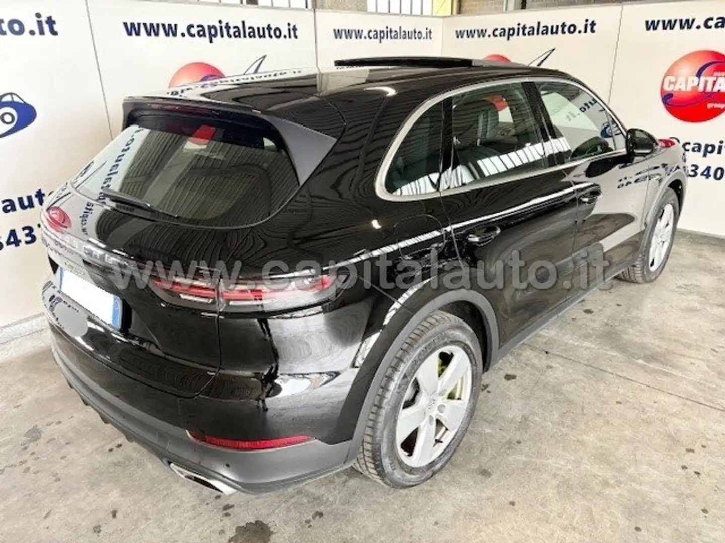 Porsche Cayenne 3.0 e-hybrid tiptronic TETTO PANORAMA Nero - 2
