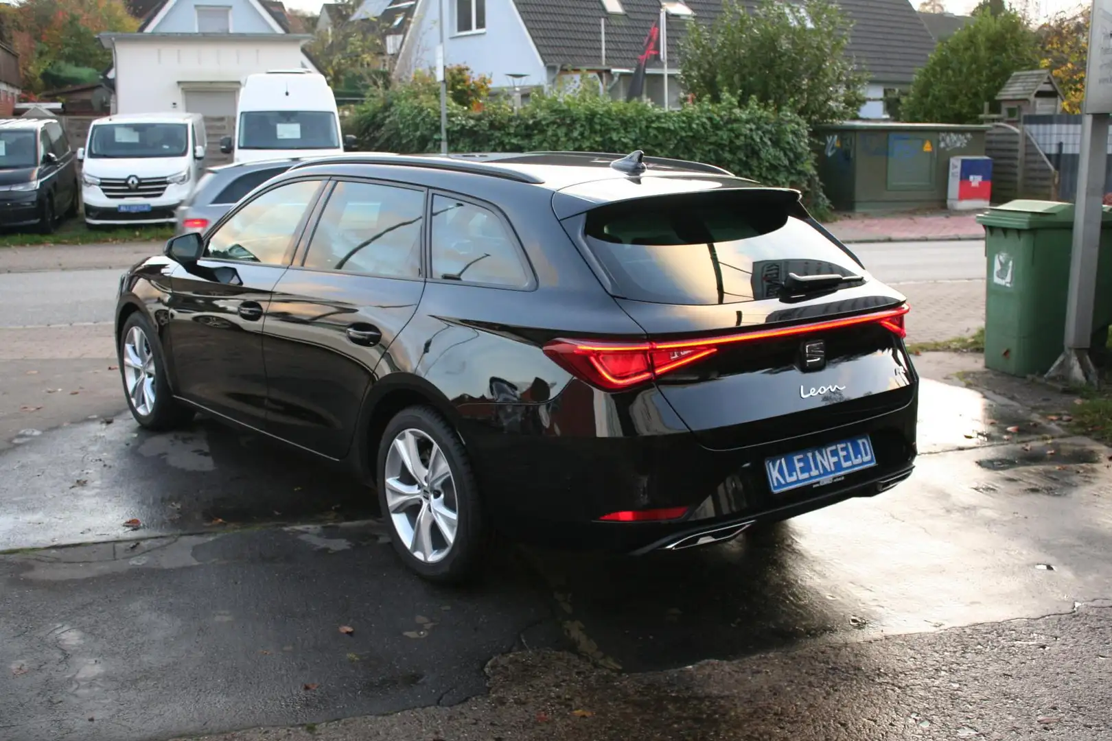SEAT Leon Sportstourer FR 1.5 eTSI 7-Gang-DSG ST 110 kW (... Nero - 2