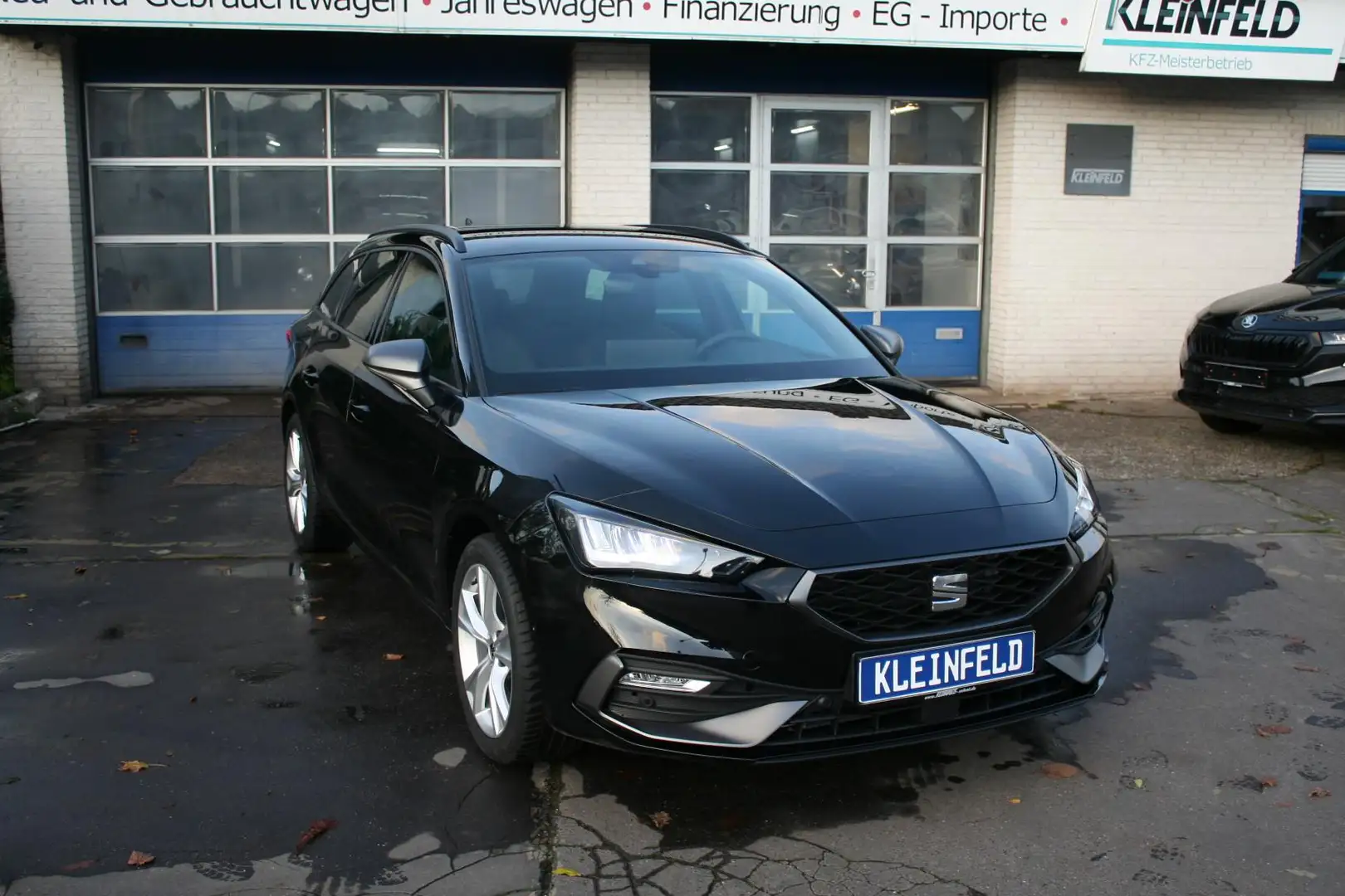 SEAT Leon Sportstourer FR 1.5 eTSI 7-Gang-DSG ST 110 kW (... Nero - 1