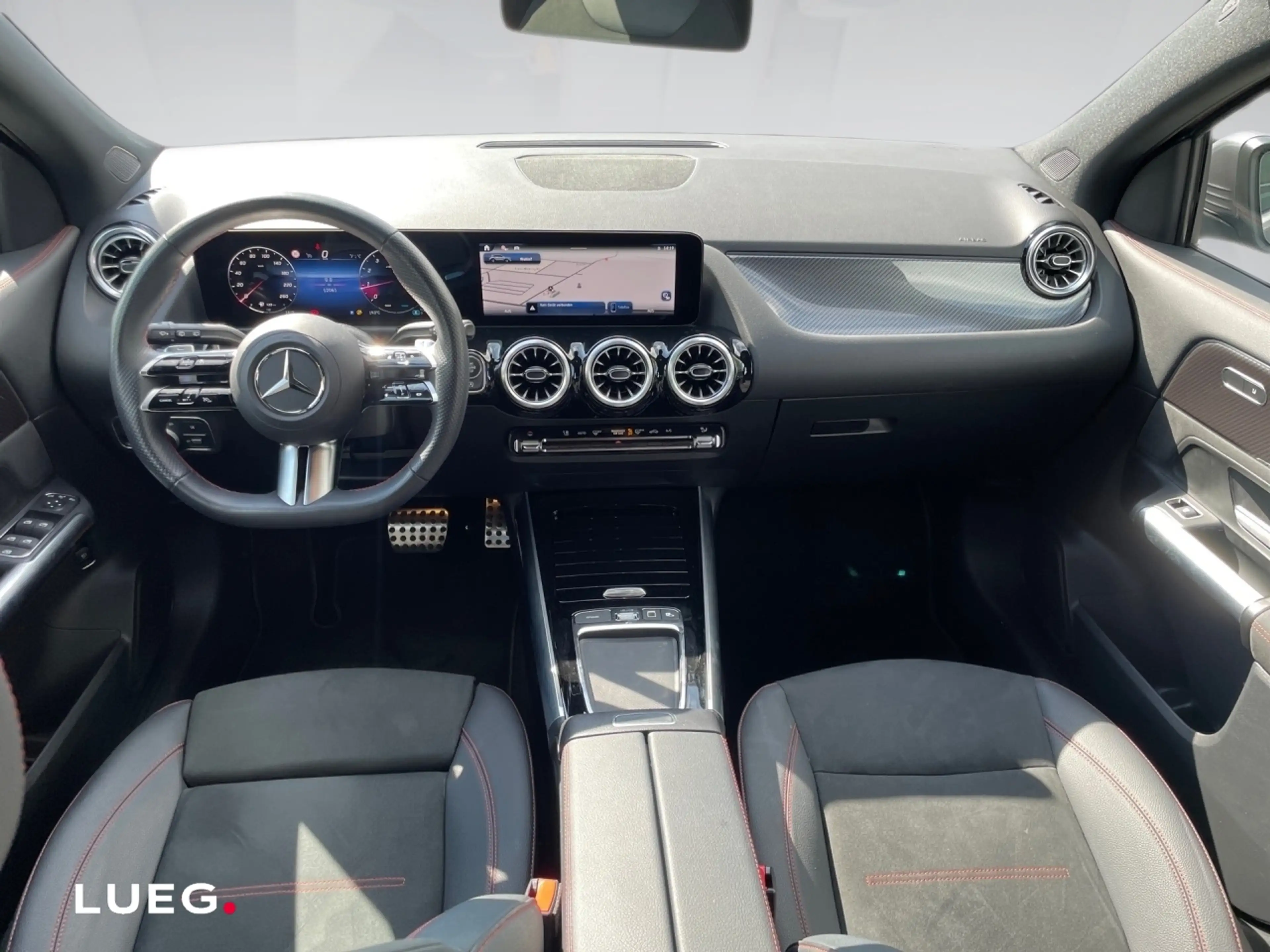 Mercedes-Benz GLA 200 AMG+RÜCKFK+LENKRHZ+KEYLESS+EL HECKKL+LED — photo 12