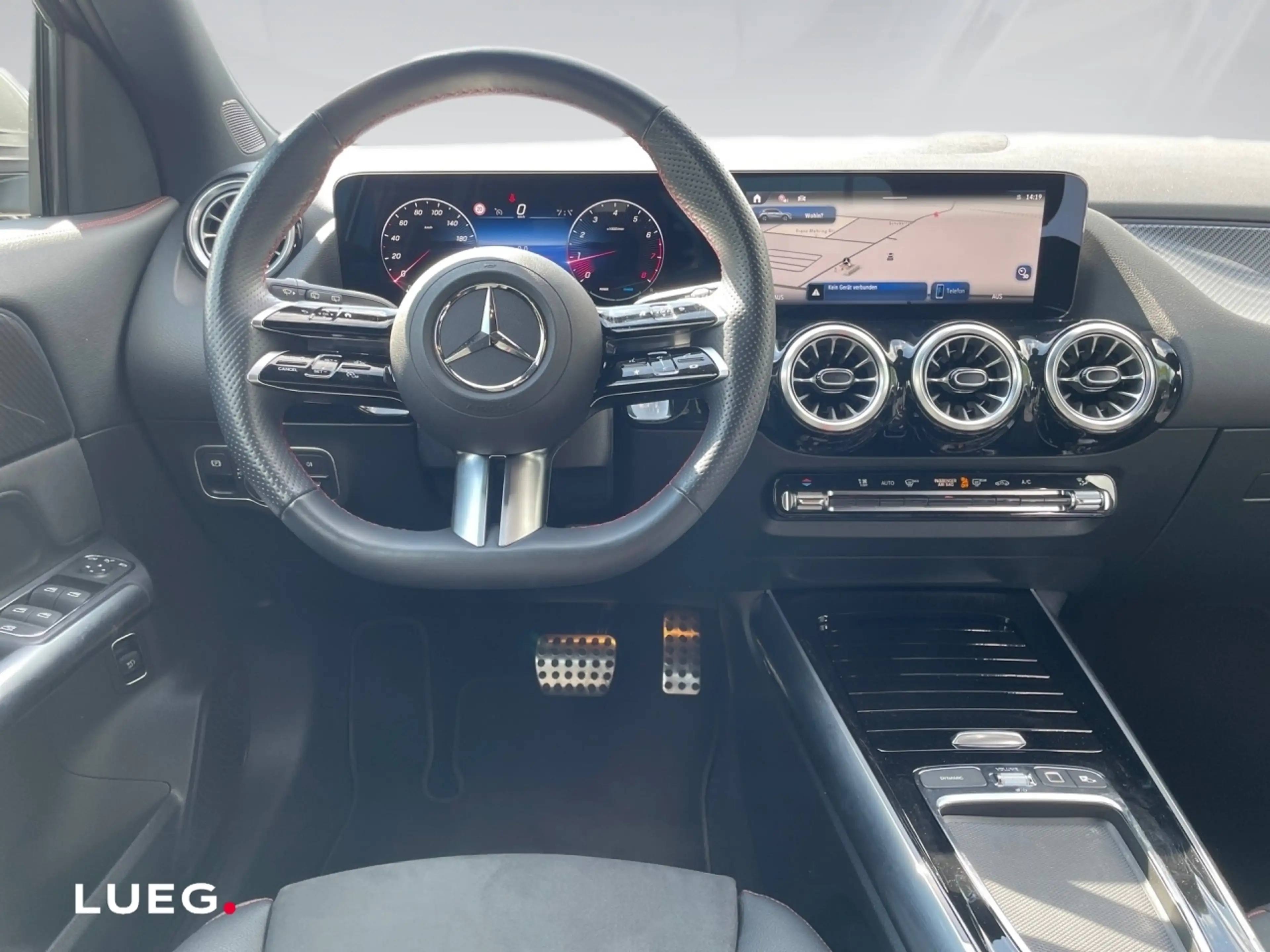 Mercedes-Benz GLA 200 AMG+RÜCKFK+LENKRHZ+KEYLESS+EL HECKKL+LED — photo 11