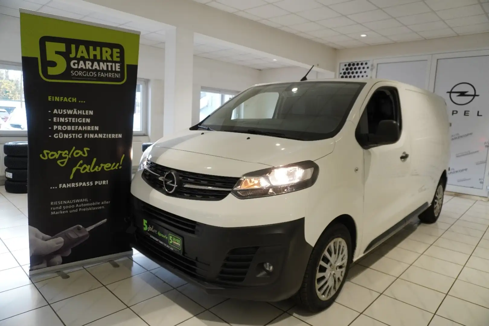 Opel Vivaro Kasten 2.0D *8FACH*, Klima,USB,Bluetooth Weiß - 2