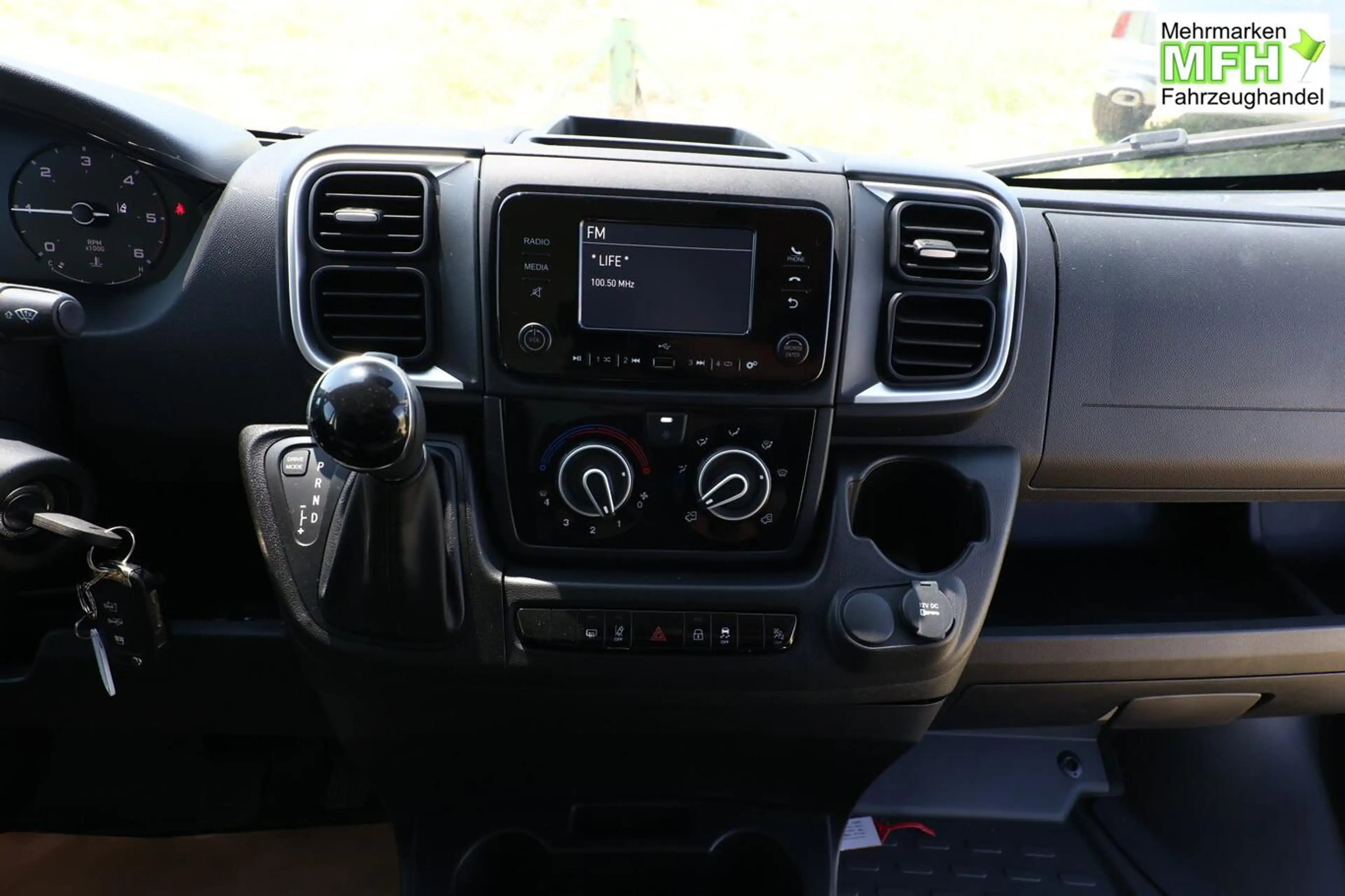 Citroen Jumper 35+ L3H2 AT CarPlay CargoP PremiumC AHK 103 kW ... — photo 7