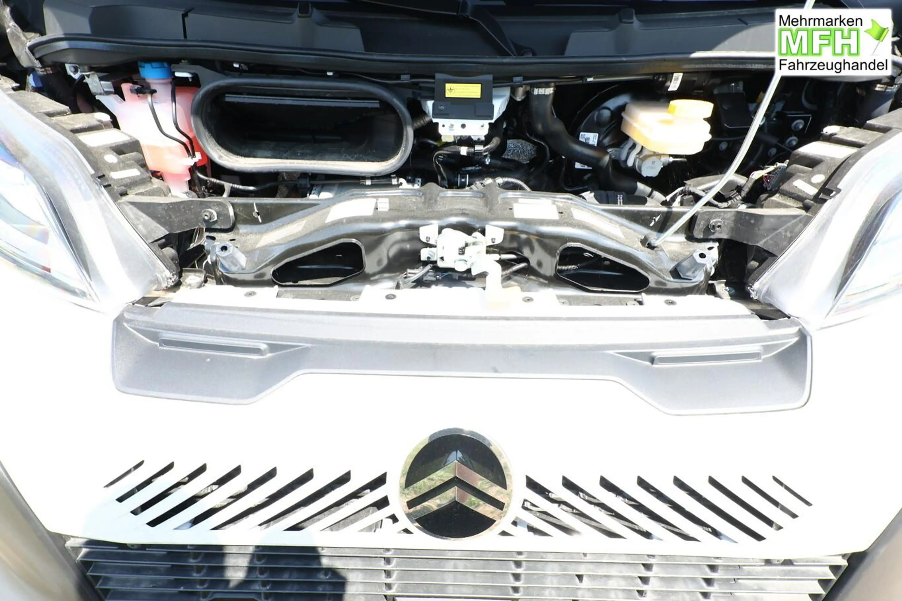 Citroen Jumper 35+ L3H2 AT CarPlay CargoP PremiumC AHK 103 kW ... — photo 11