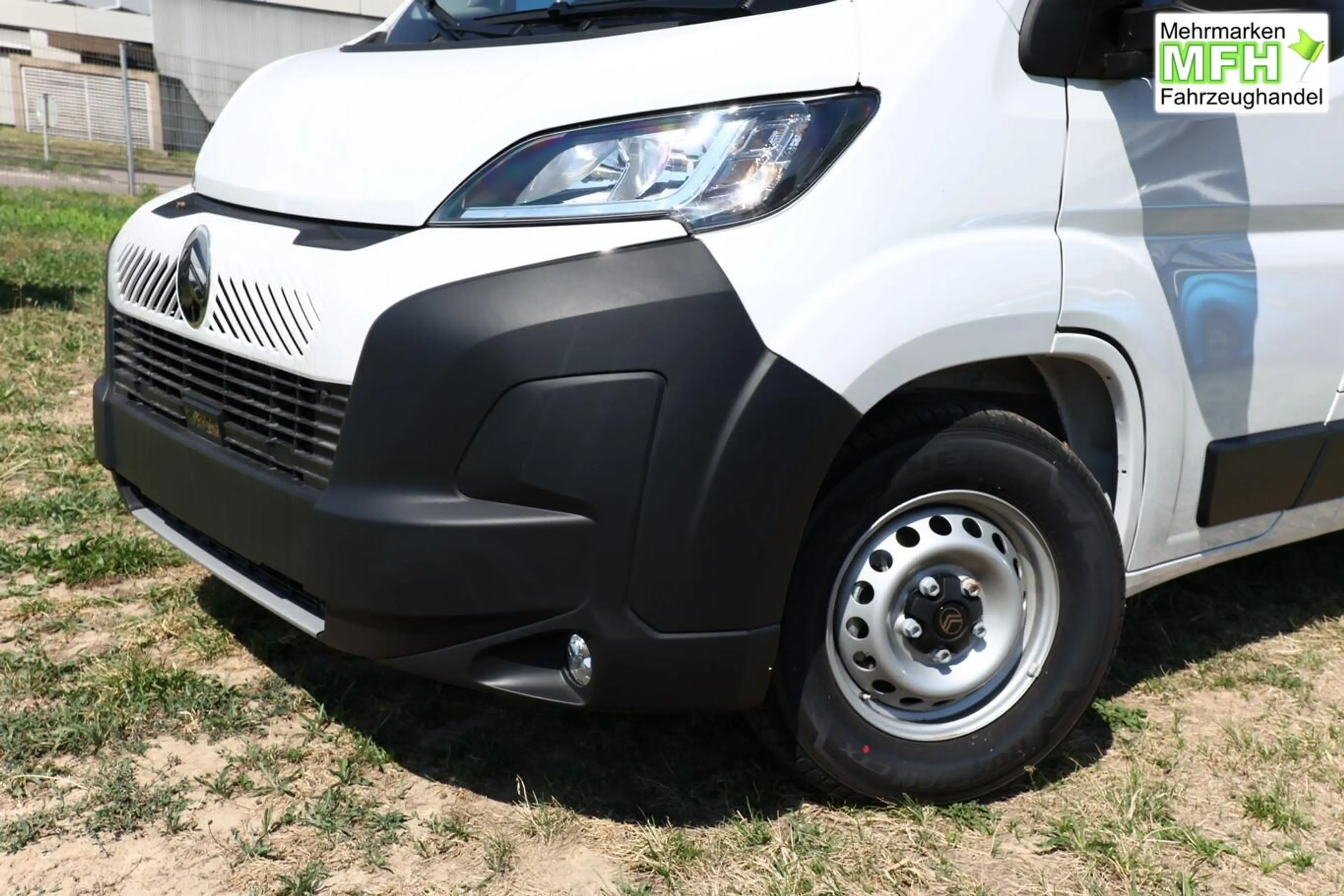 Citroen Jumper 35+ L3H2 AT CarPlay CargoP PremiumC AHK 103 kW ... — photo 4