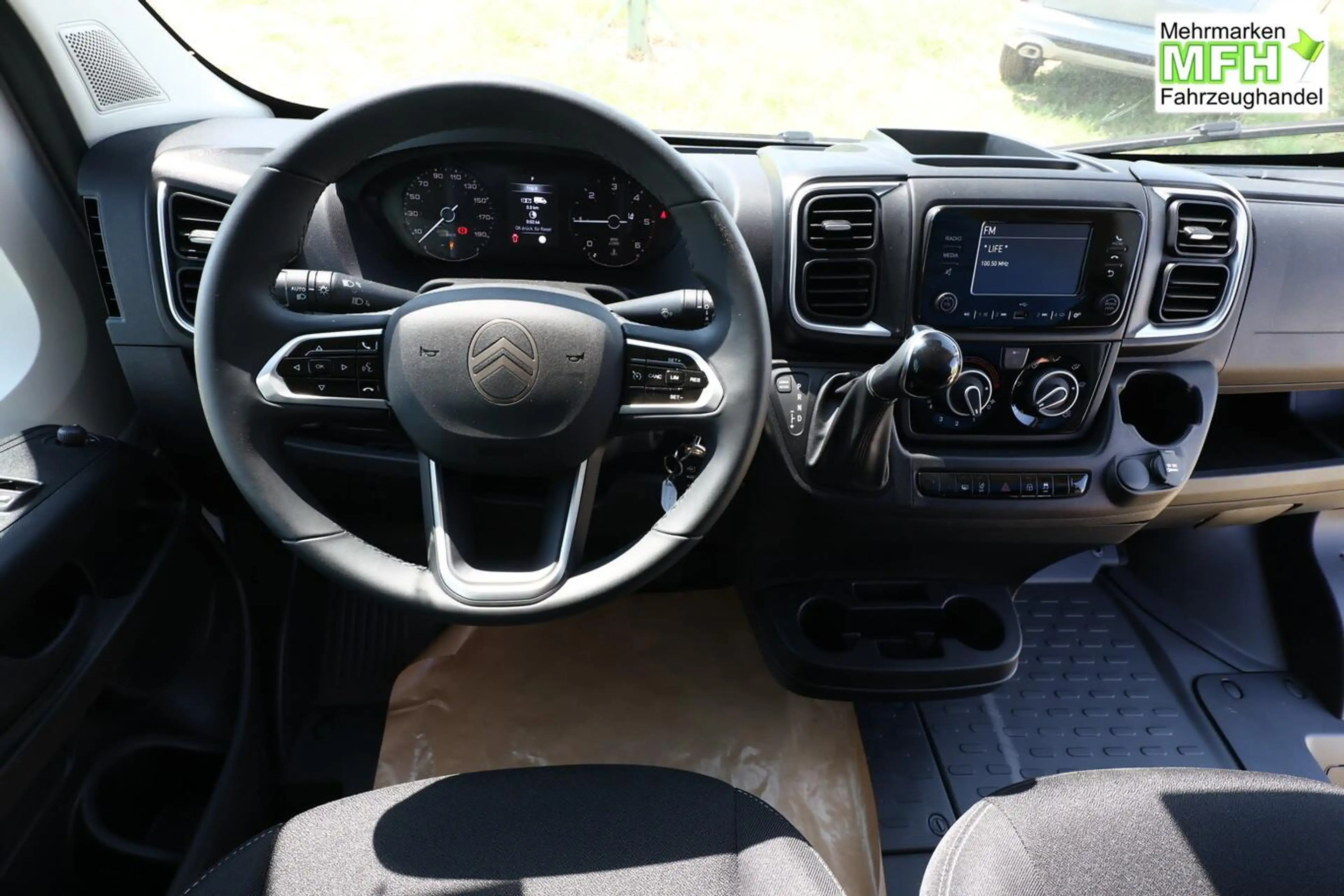 Citroen Jumper 35+ L3H2 AT CarPlay CargoP PremiumC AHK 103 kW ... — photo 6