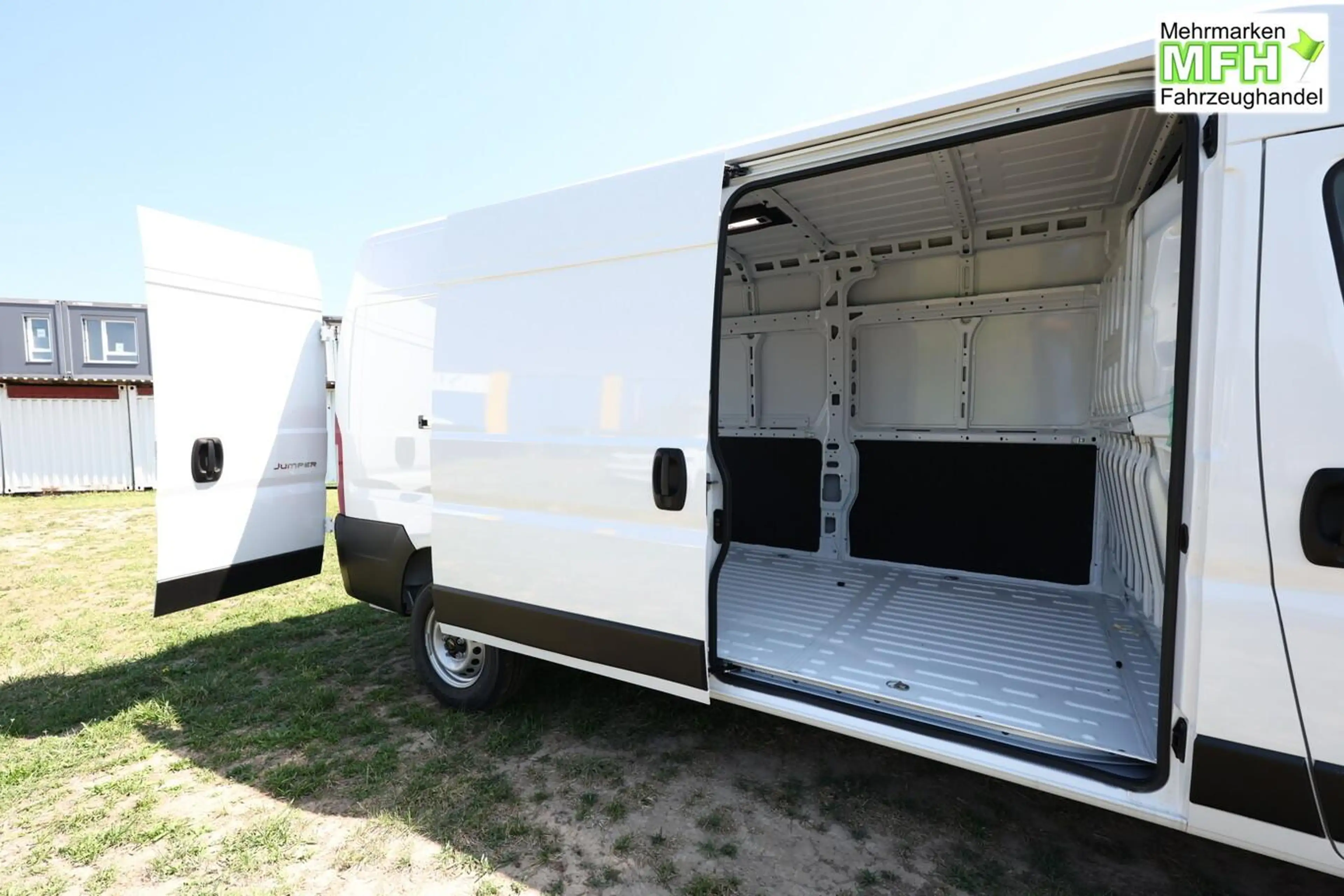 Citroen Jumper 35+ L3H2 AT CarPlay CargoP PremiumC AHK 103 kW ... — photo 9