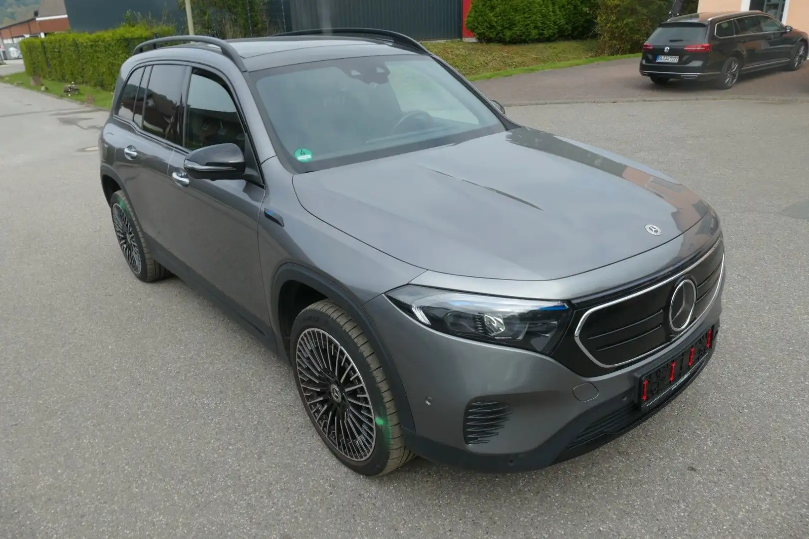 Mercedes-Benz EQB -Klasse EQB 350 4Matic NP 79000€ 7 Sitze Pan Grau - 1