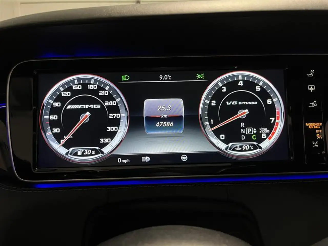 Mercedes-Benz S-Class снимка Mercedes-Benz S-Class