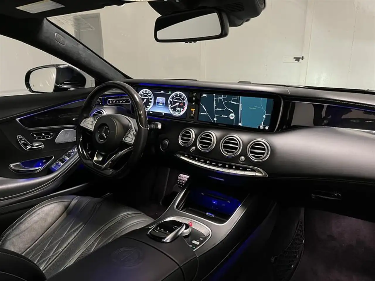 Mercedes-Benz S-Class снимка Mercedes-Benz S-Class