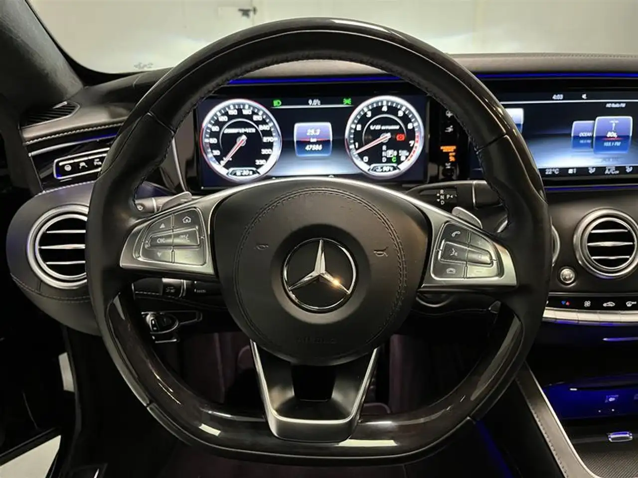 Mercedes-Benz S-Class снимка Mercedes-Benz S-Class