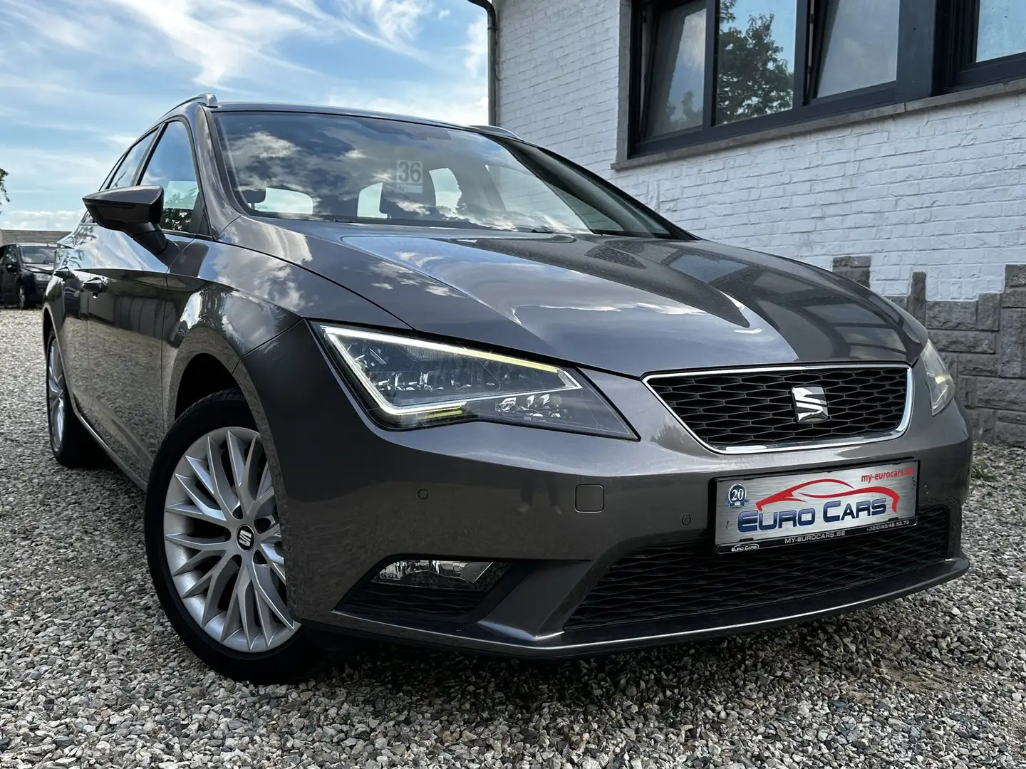 SEAT Leon Leon ST 1.4 TSI Style FULL LED/GPS/SENSOR/CRUISE Grijs - 2
