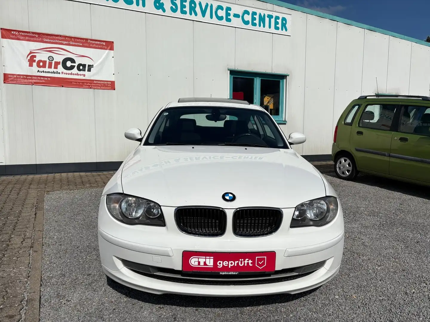 BMW 116 116i Lci S.Dach*SHZ*MFL*Alpinweiß Weiß - 2