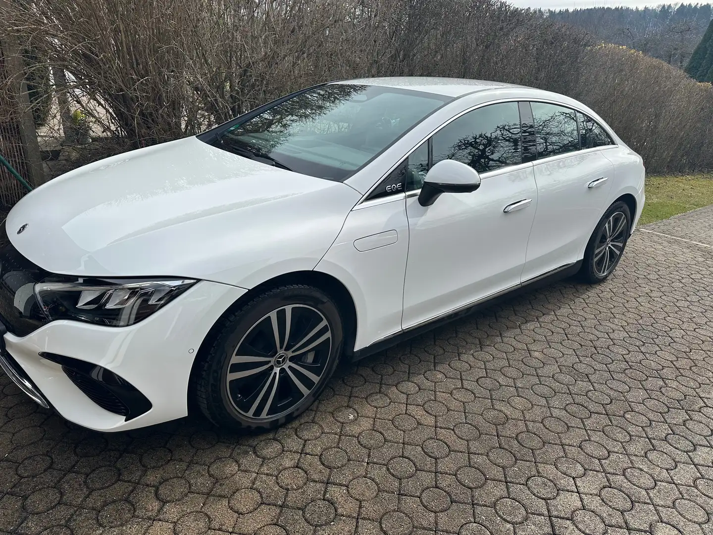 Mercedes-Benz EQE 300 EQE+300+Edition+Electric+Art Blanc - 2