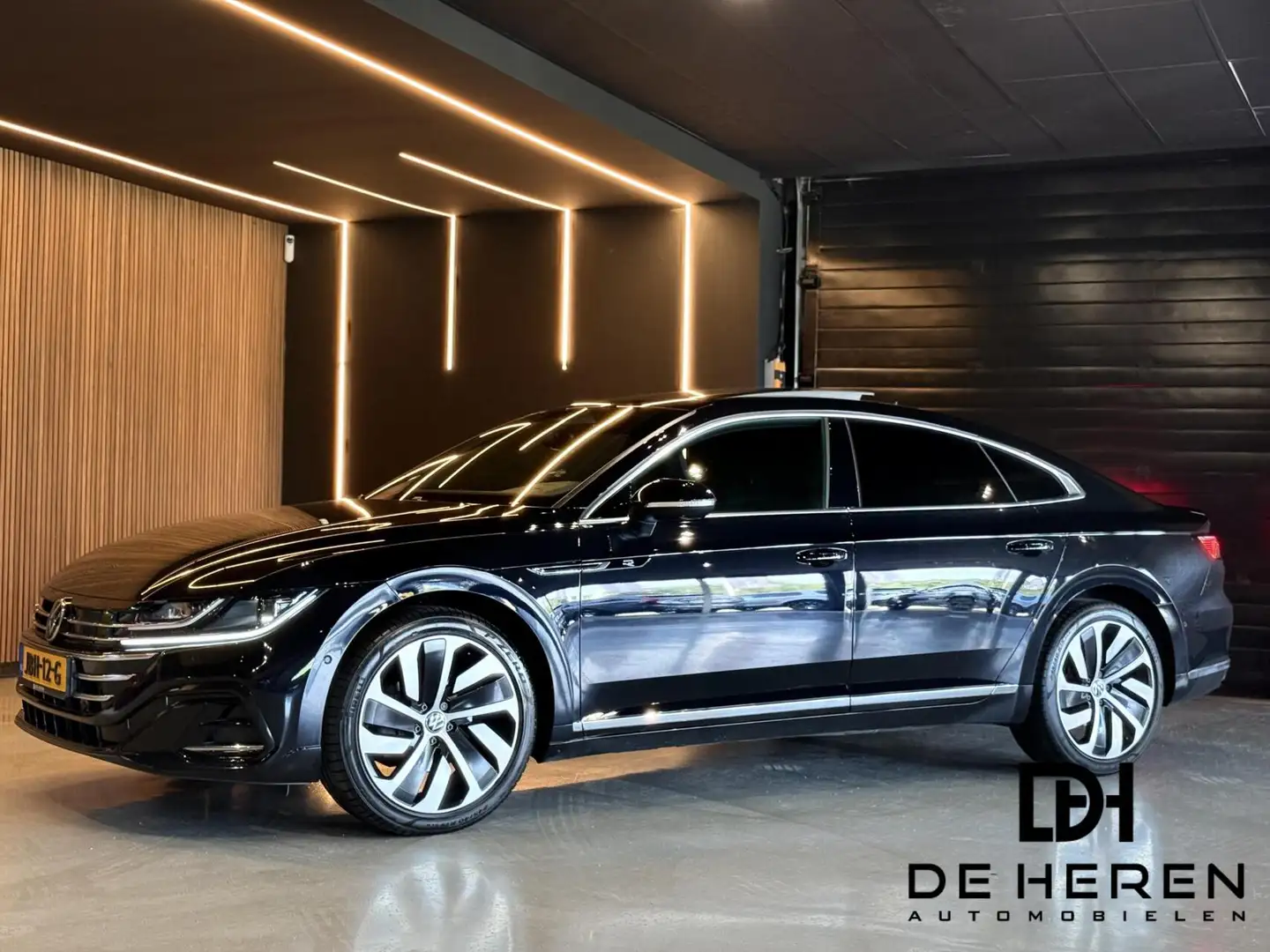 Volkswagen Arteon 1.4 TSI eHybrid R-Line Business+12MND GARN Zwart - 2