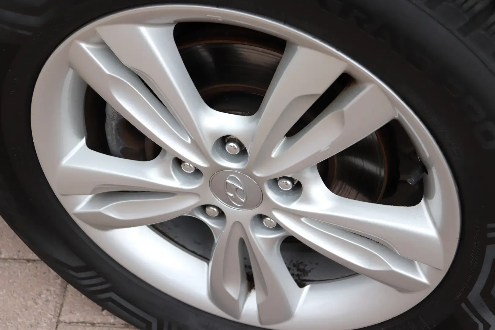 Hyundai iX35 2.0i 4WD Active Automaat. . Gri - 2