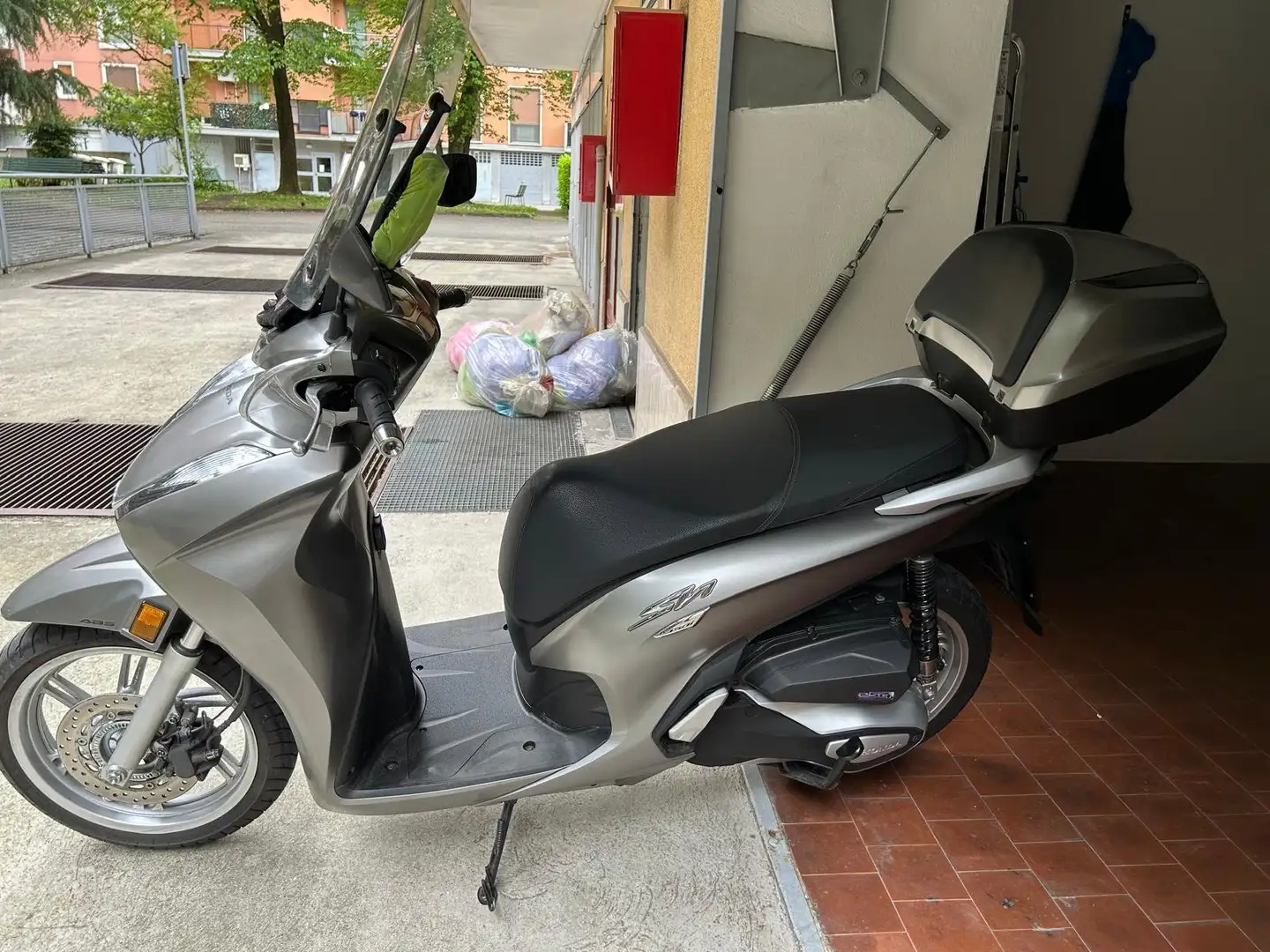 Honda SH 350i Grigio - 2