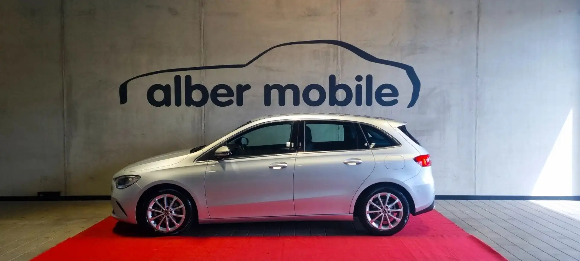 Mercedes-Benz B 180 Progressive 26700Km LED Navi Kam Spur ACC Zilver - 2