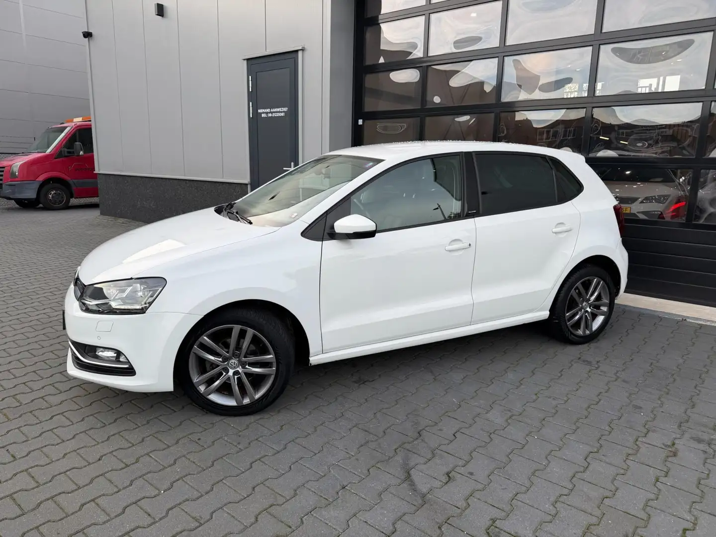 Volkswagen Polo 1.2 TSI Highline automaat stoelverwarming Wit - 2