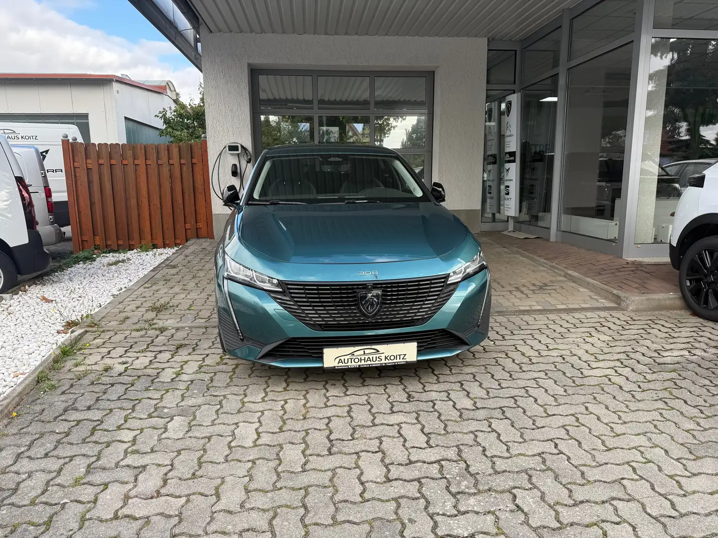 Peugeot 308 Hybrid 180 Allure Pack Blau - 1