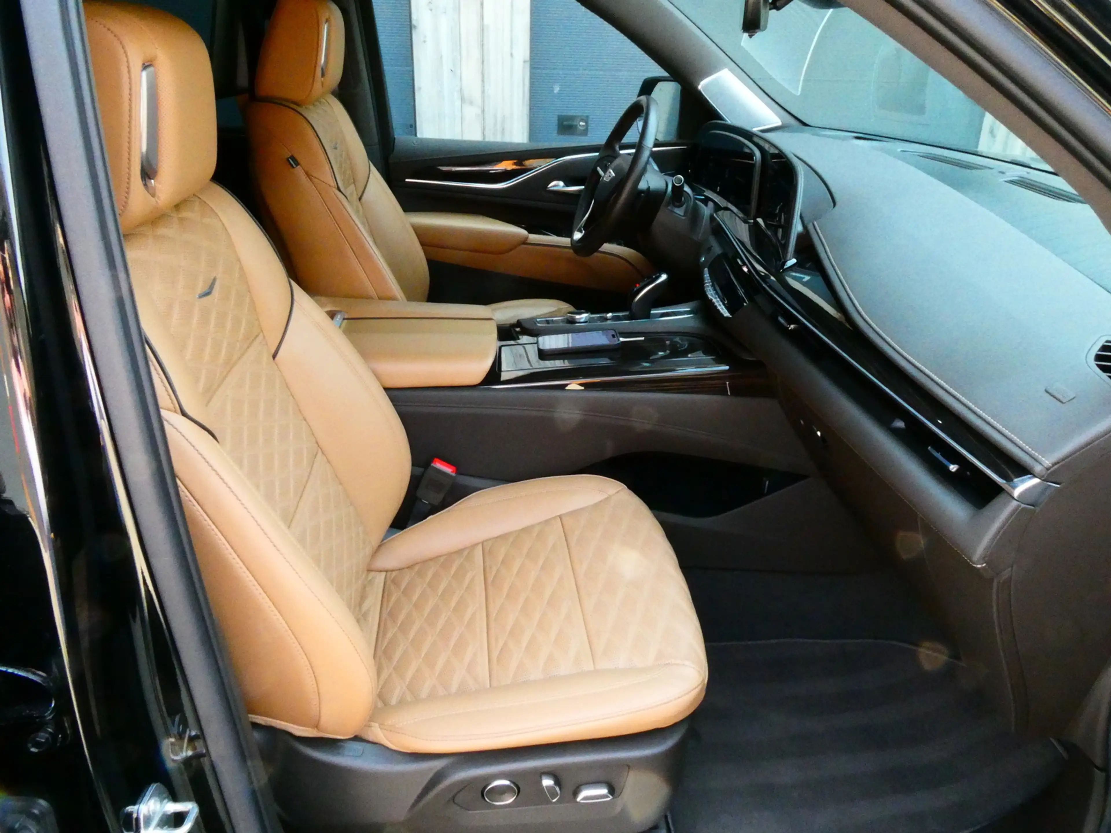 Cadillac Escalade 6.2 V8 LONG VOLL PANO+7SI+ENTERT — photo 12