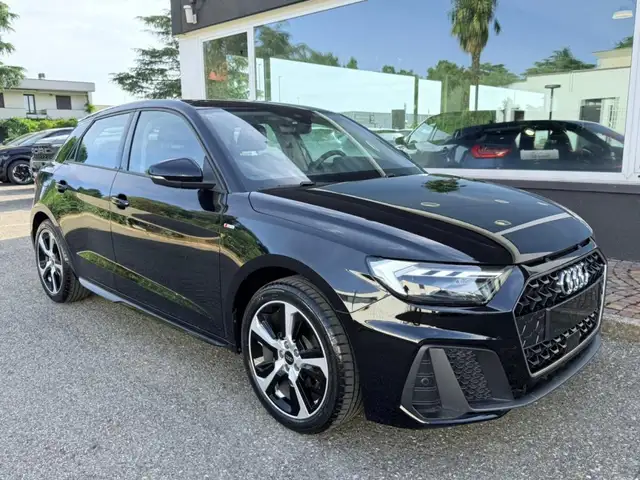 Audi A1 view 3