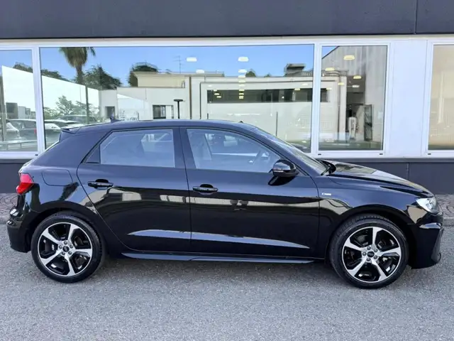 Audi A1 view 5