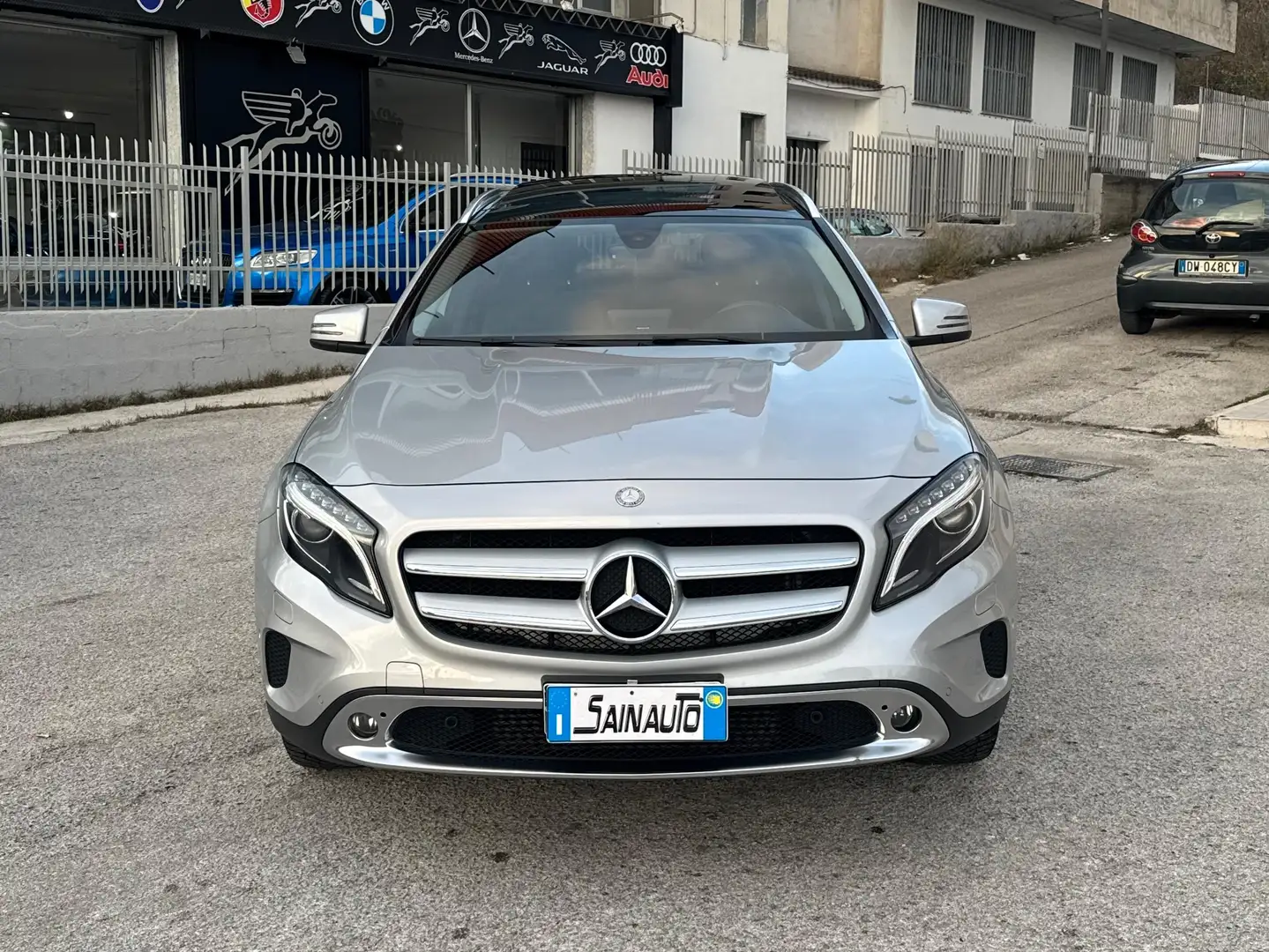 Mercedes-Benz GLA 200 Mercedes-benz GLA 200 d Premium tetto automatica G Silber - 2