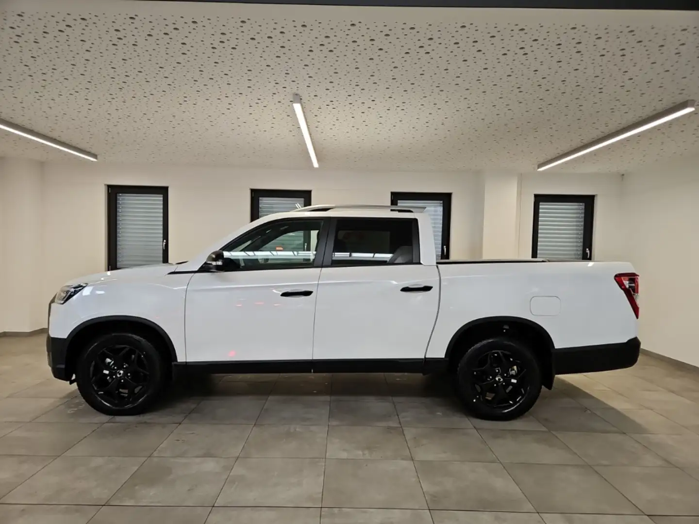 SsangYong Musso Grand 2.2 D Blackline LED Navi Tempomat Alb - 2