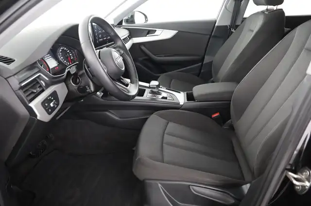 Audi A4 view 7