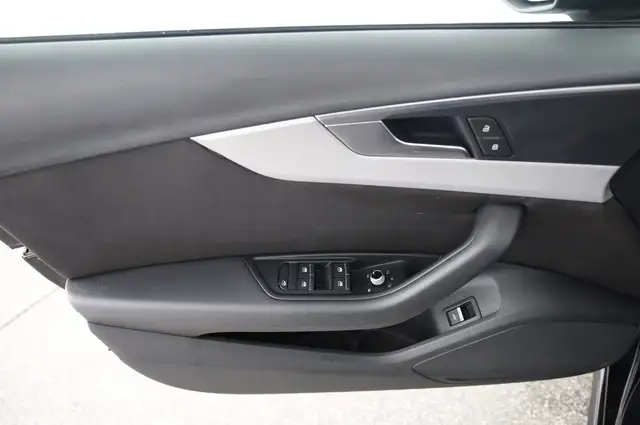 Audi A4 view 8