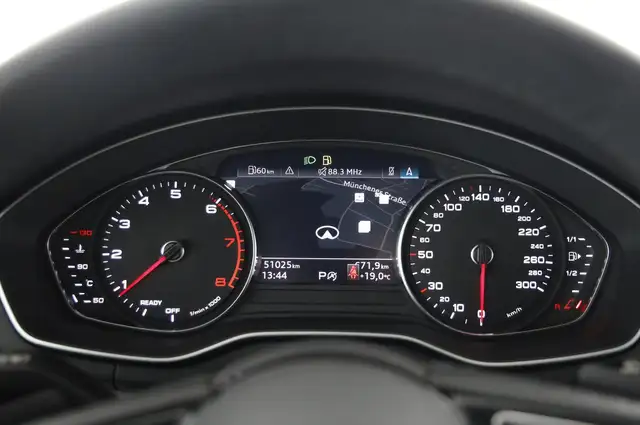 Audi A4 view 14