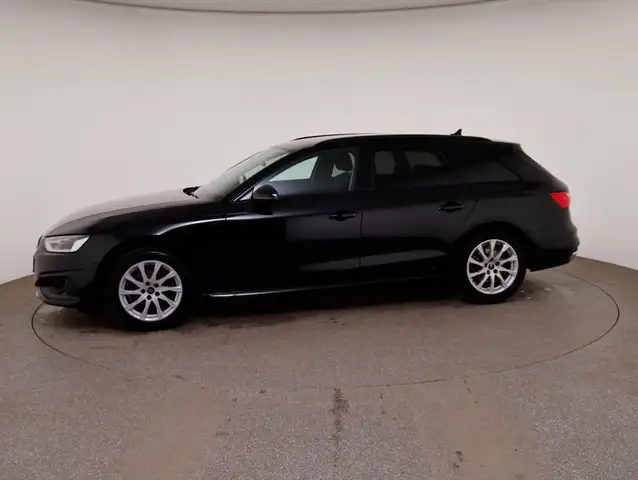 Audi A4 view 3