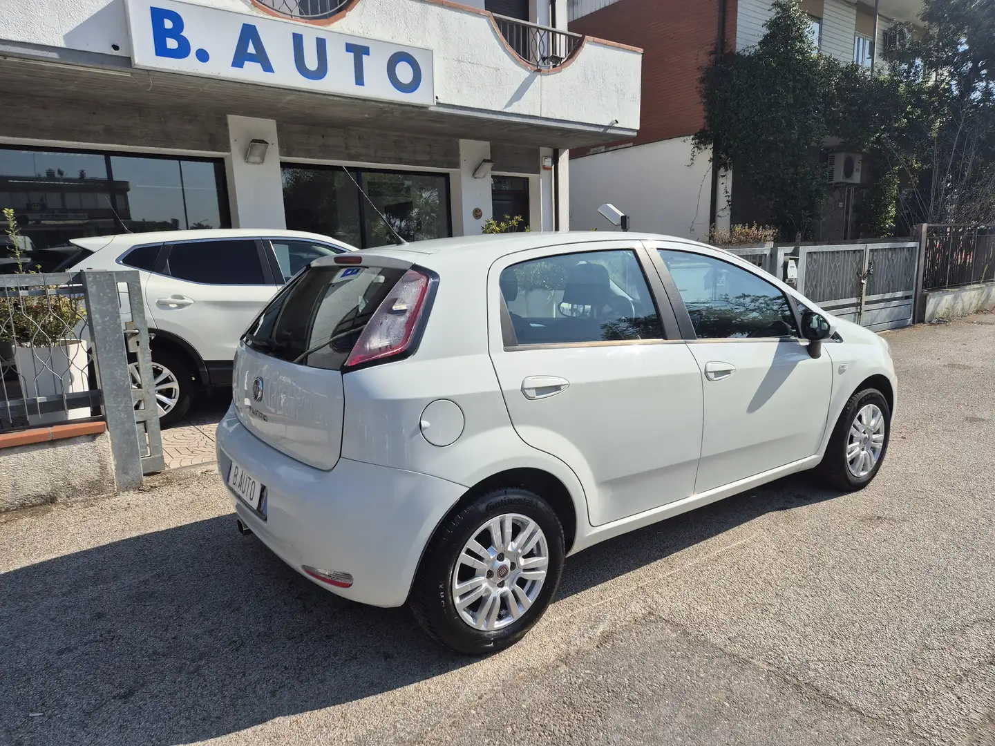 Fiat Punto Punto III 2014 5p 1.4 easypower Lounge Gpl E6 Weiß - 2