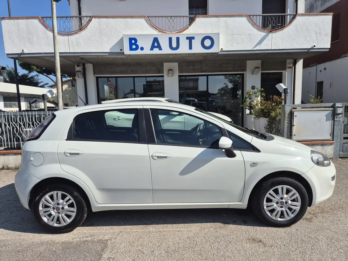 Fiat Punto Punto III 2014 5p 1.4 easypower Lounge Gpl E6 Weiß - 1