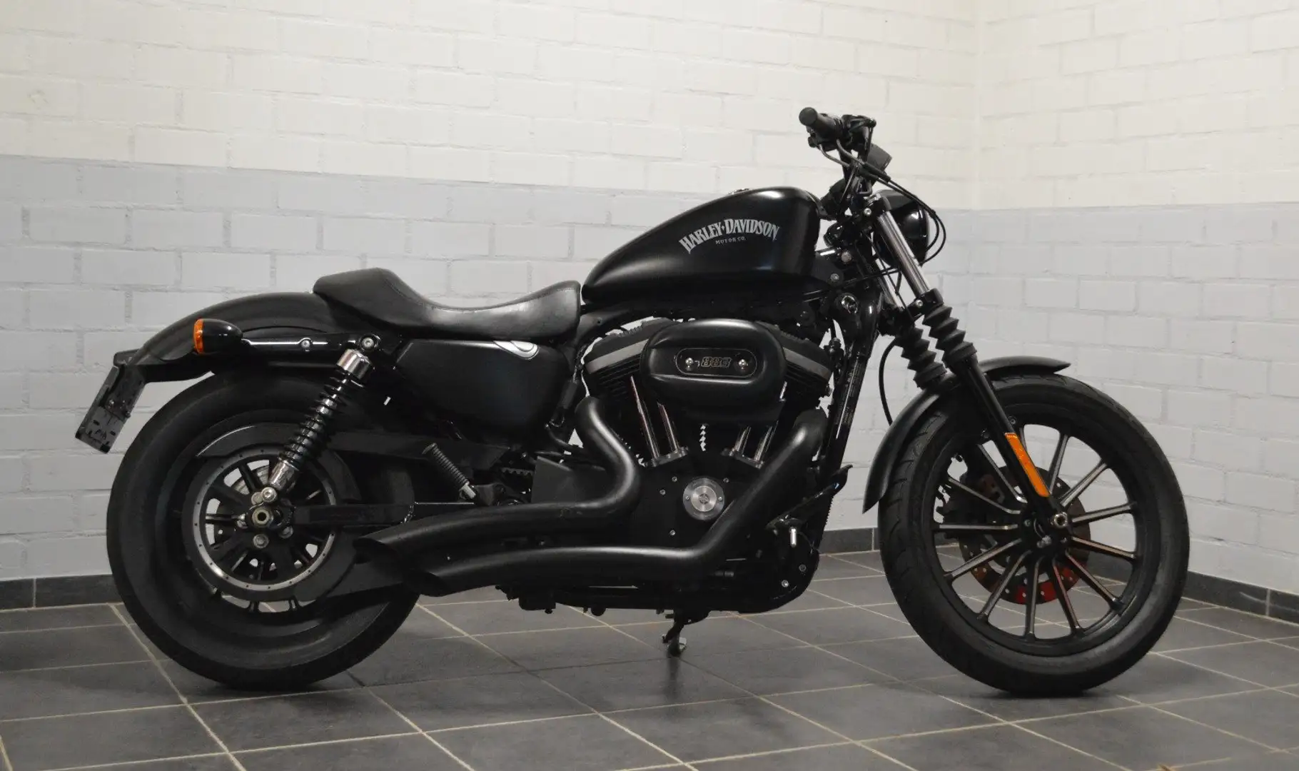 Harley-Davidson Iron 883 Iron 883 Чорний - 1