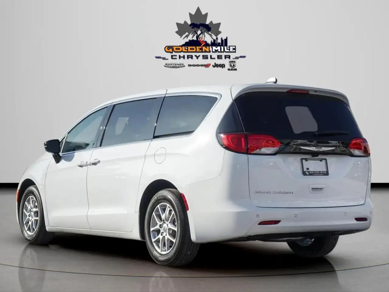 Chrysler Grand Caravan снимка Chrysler Grand Caravan