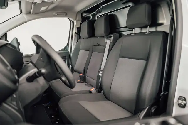 Opel Vivaro view 12