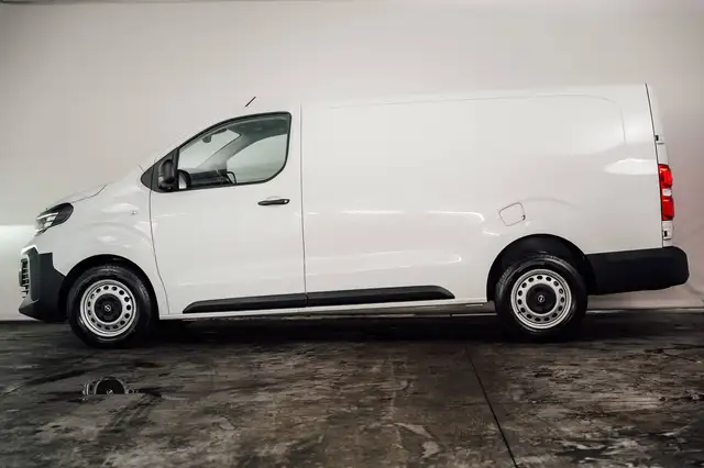 Opel Vivaro view 2